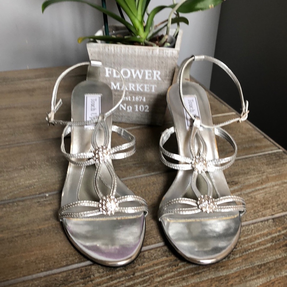 Women’s Strappy Dress Sandals with faux Diamonds